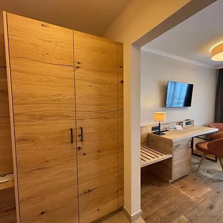 Bio- Und Wellnesshotel Eggensberger 4*